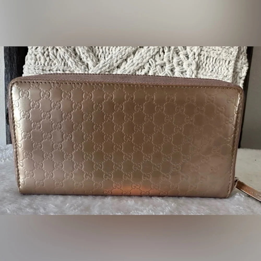 Gucci Shimmering Bronze Embossed Logo Wallet Pouch - Picture 1 of 4